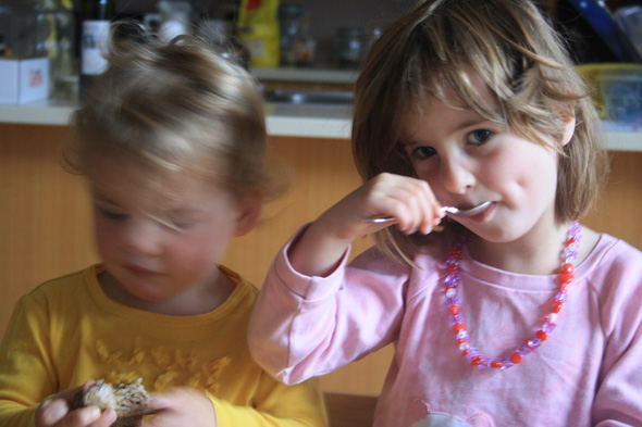 Post image for From Fusspot to Foodie: Tips For Broadening Your Toddler’s Nutritional Horizons