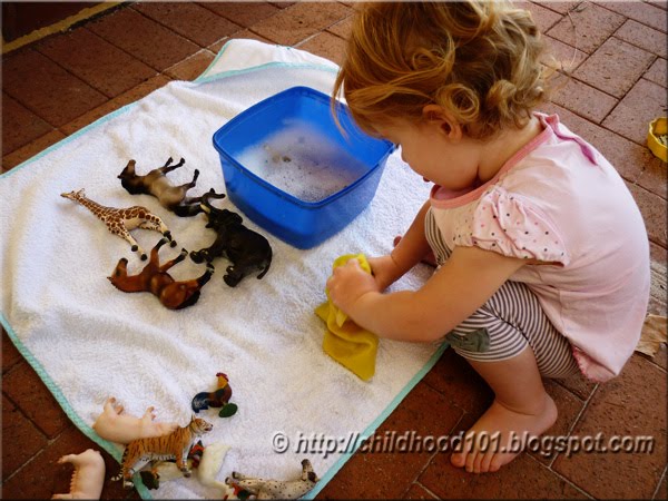 Sensory play: Washing Animals