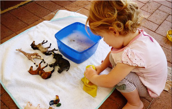 5 Ways to Find 5 Minutes of Mum: Preschool Activity Ideas 