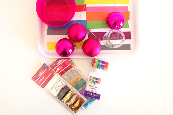 Homemade Christmas ideas-glitter balls via Childhood 101
