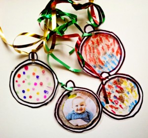 Homemade Ornaments: Laminated Christmas Baubles