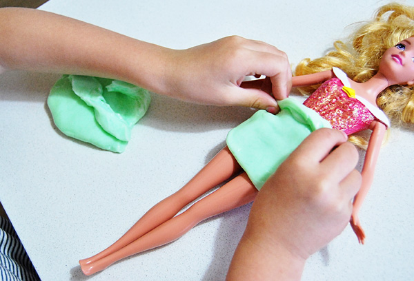 21 silly putty activities. Great for fine motor development. Fine motor activities for kids