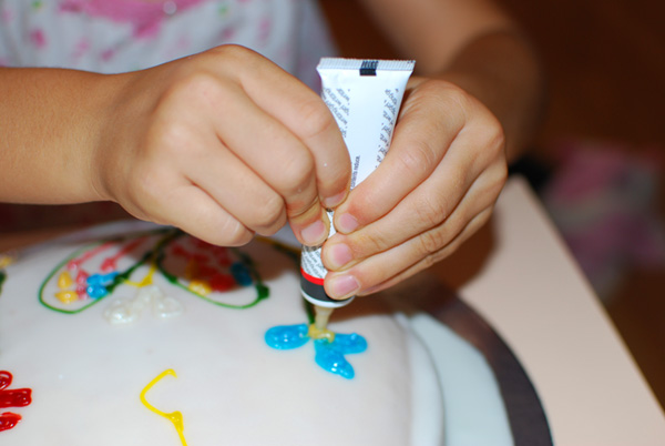 Kids Birthday Traditions: Decorate Your Own Birthday Cake