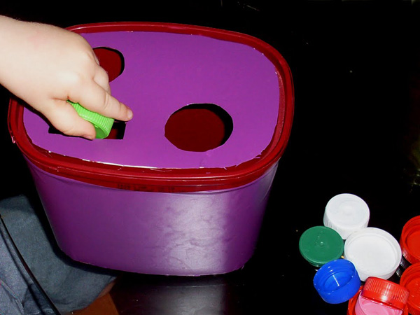 9 Fun Maths Games with Lids. Perfect for toddlers and preschoolers.