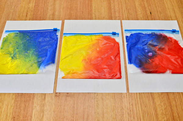 Toddler art: Exploring Colour Mixing with Mix It Up