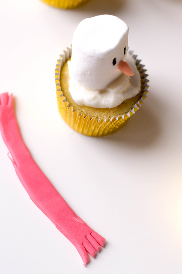 Snowman cupcakes tutorial for Christmas