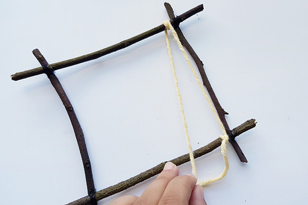 Weaving on a twig frame tutorial step 3