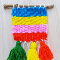 Weaving ideas for kids: Simple Yarn Weaving on a Cardboard Loom