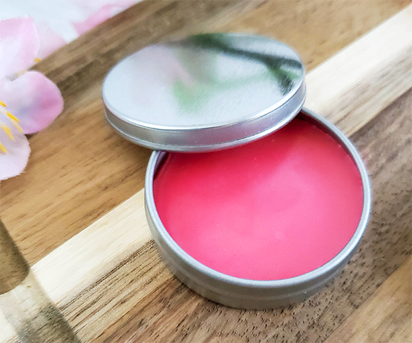 How to make your own lip balm